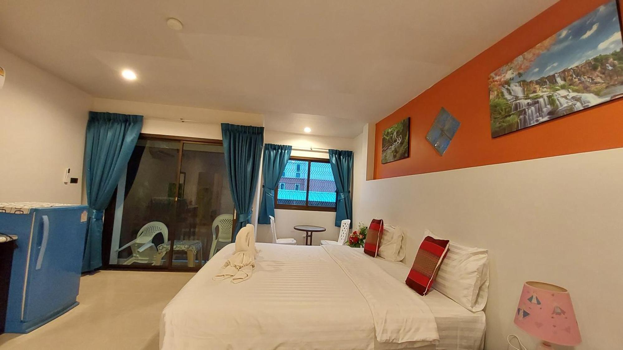 Benetti House Hostel Patong Exterior photo
