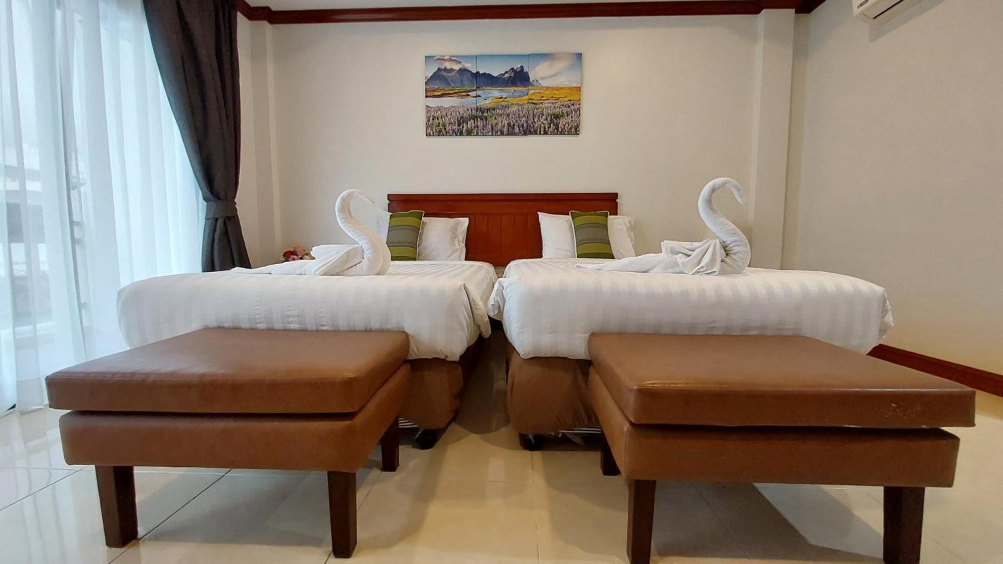 Benetti House Hostel Patong Exterior photo