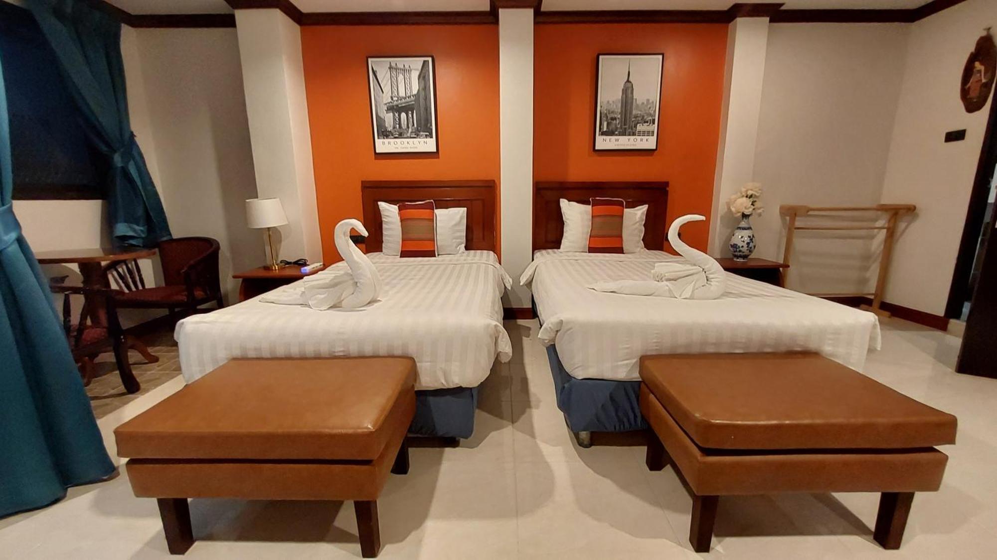 Benetti House Hostel Patong Exterior photo