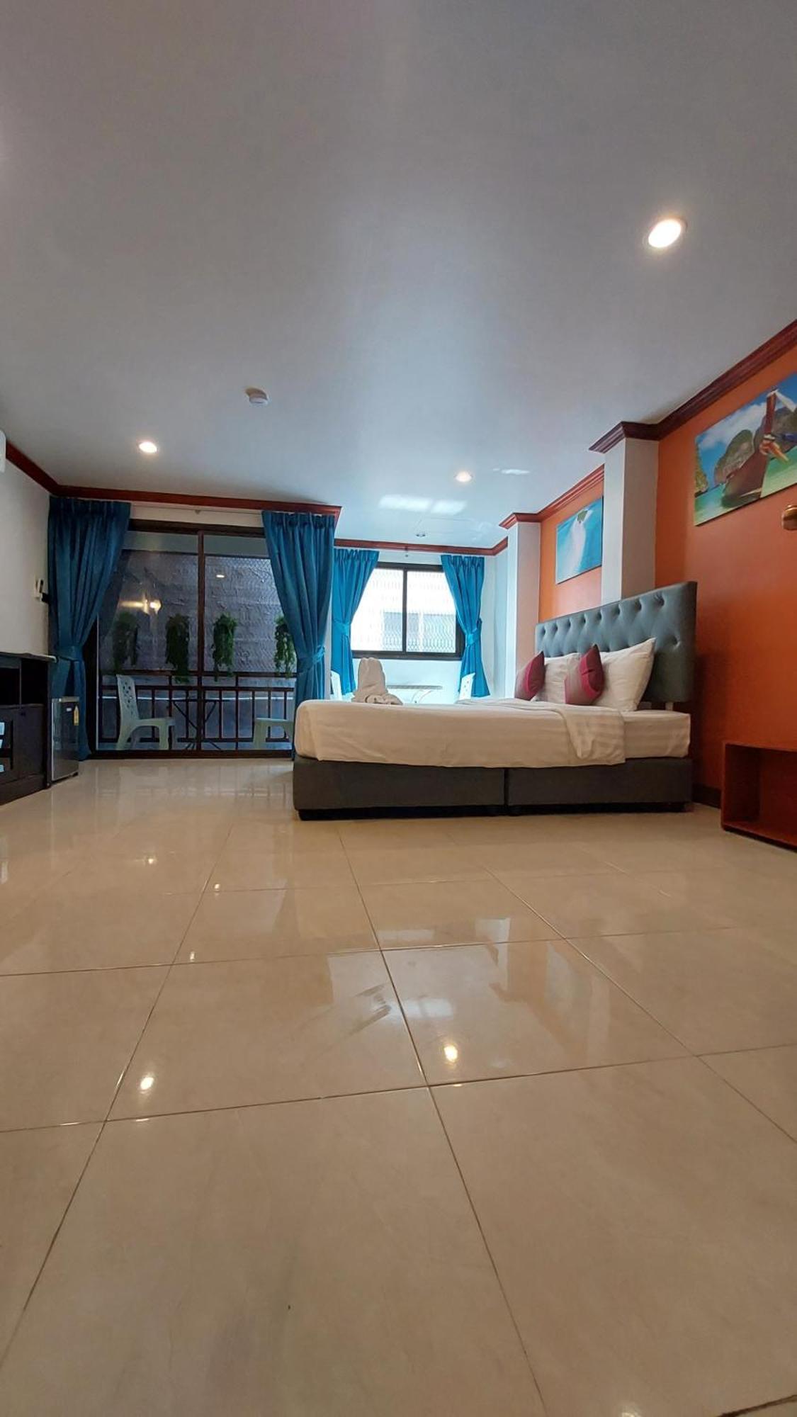 Benetti House Hostel Patong Exterior photo